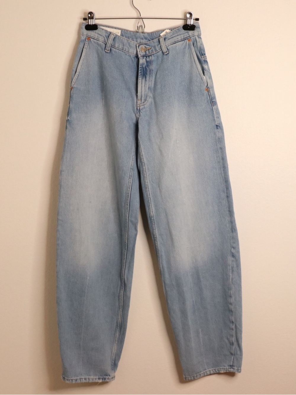 Zara Light Wash Relaxed Barrel Leg Jeans Size 0 EUR 32
